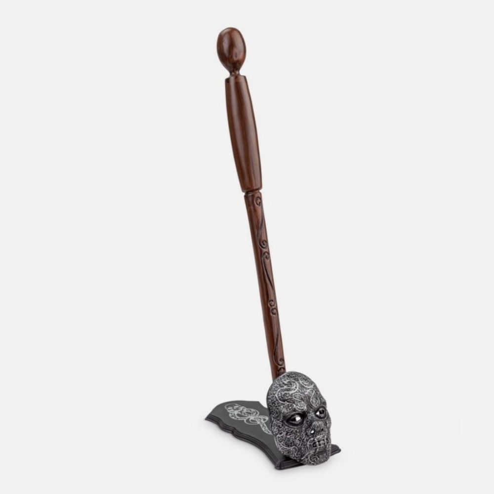 Death Eater Wand and stand